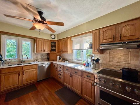 Tiny photo for 50 Hawthorn Hollow Road, Carbondale, IL 62903 (MLS # EB459959)