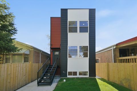 Photo of 939 N Harding Avenue, Chicago, IL 60651 (MLS # 12648211)