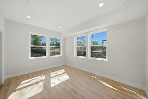 Tiny photo for 939 N Harding Avenue, Chicago, IL 60651 (MLS # 12648211)