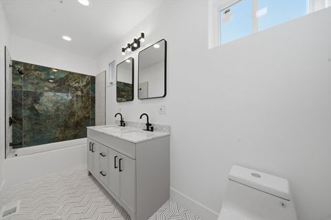 Tiny photo for 939 N Harding Avenue, Chicago, IL 60651 (MLS # 12648211)