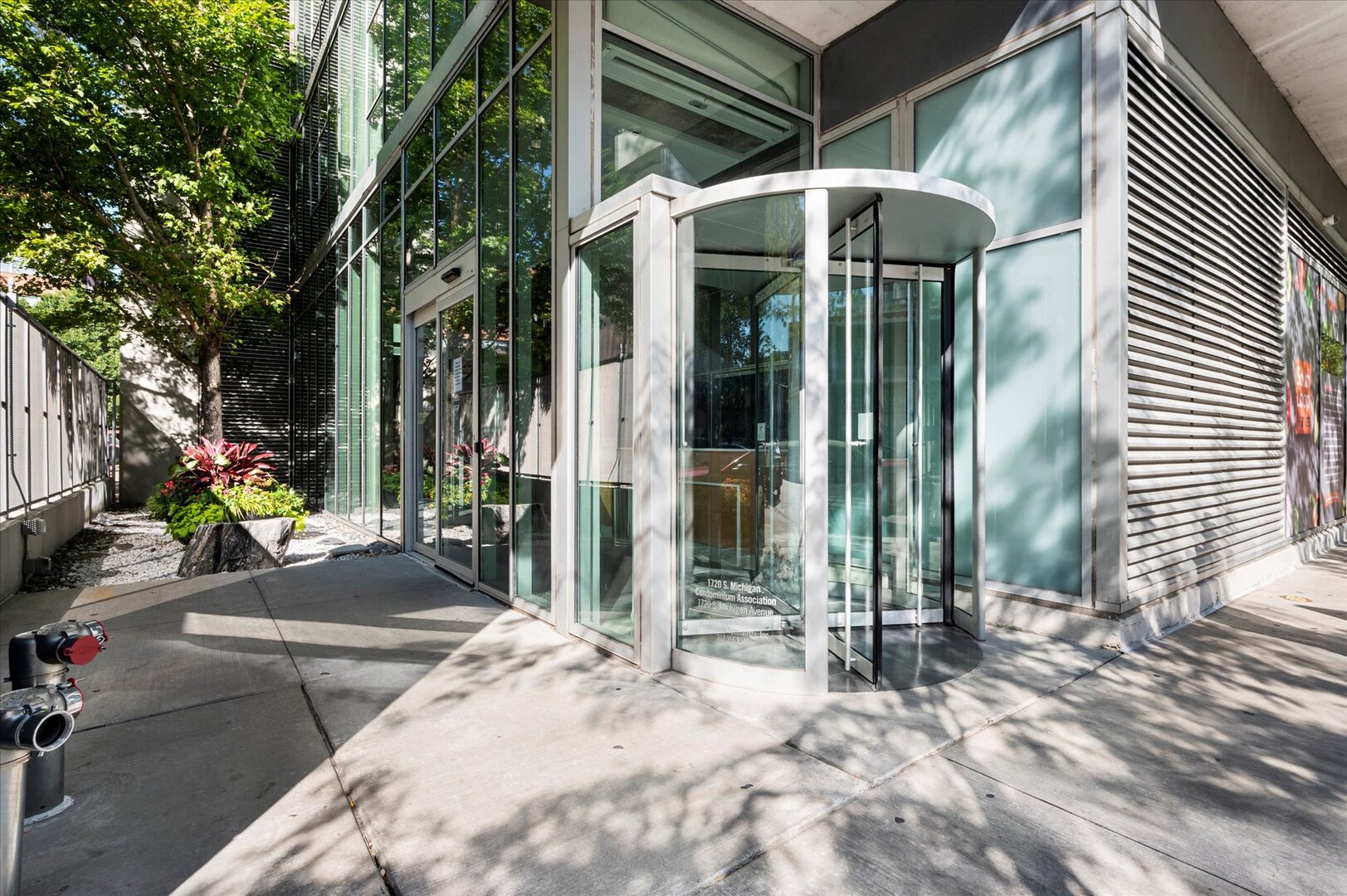 1720 S Michigan Avenue 1712