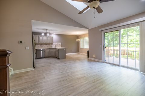 Tiny photo for 850 Millcreek Circle, Elgin, IL 60123 (MLS # 12460395)