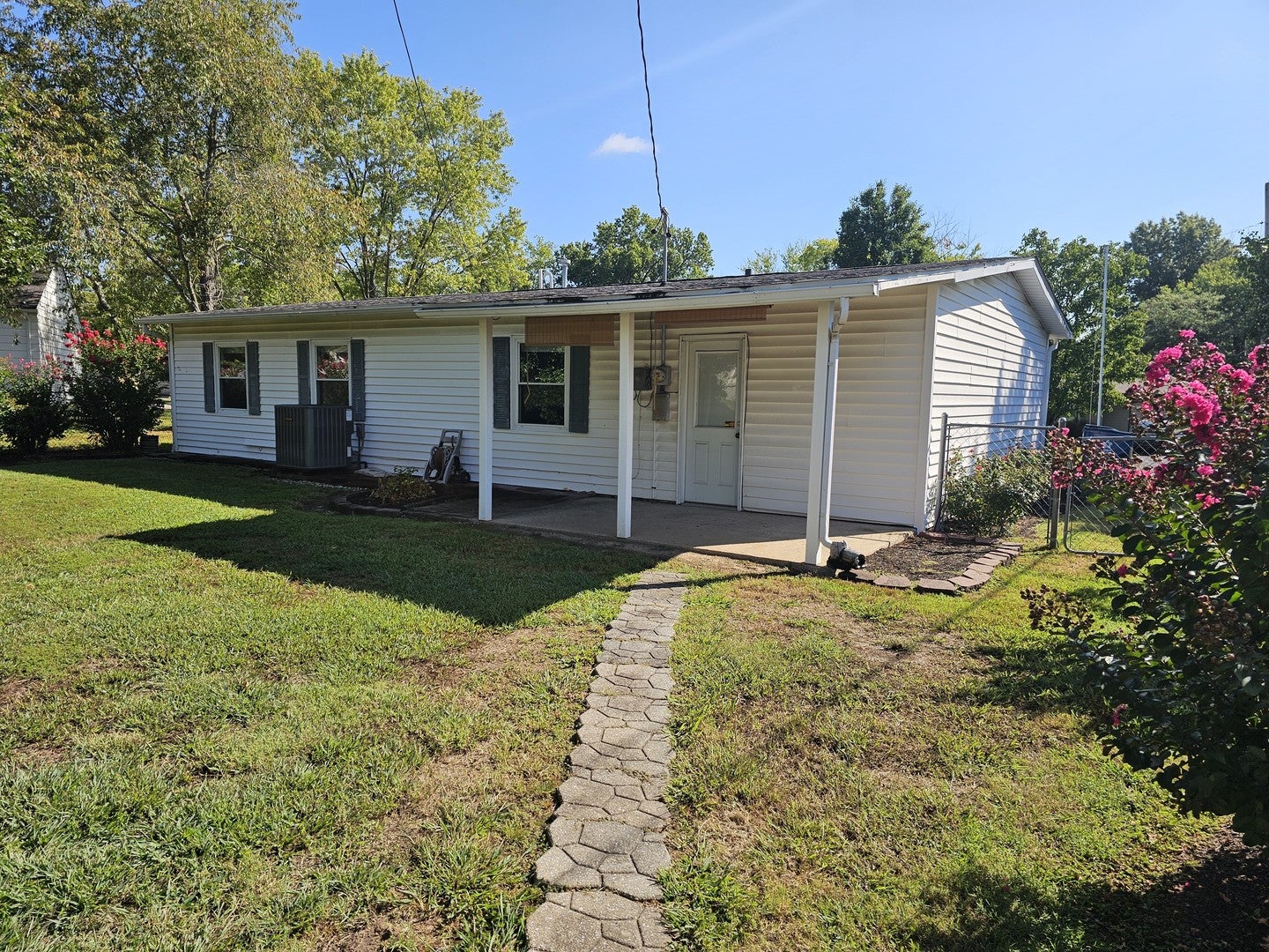 18 SE Crescent Drive