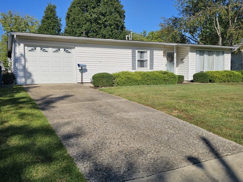 Photo of 18 SE Crescent Drive, Mt Vernon, IL 62864 (MLS # 12758704)