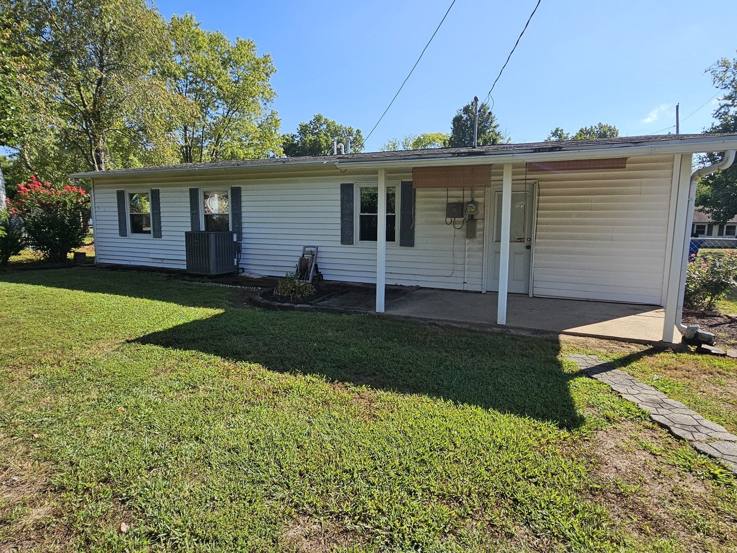 18 SE Crescent Drive