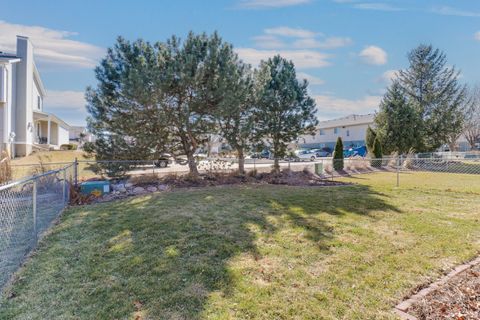 Tiny photo for 2739 Arrowhead Drive, Bloomington, IL 61704 (MLS # 12596422)