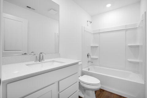 Tiny photo for 359 Red Oak Circle, Volo, IL 60020 (MLS # 12432601)