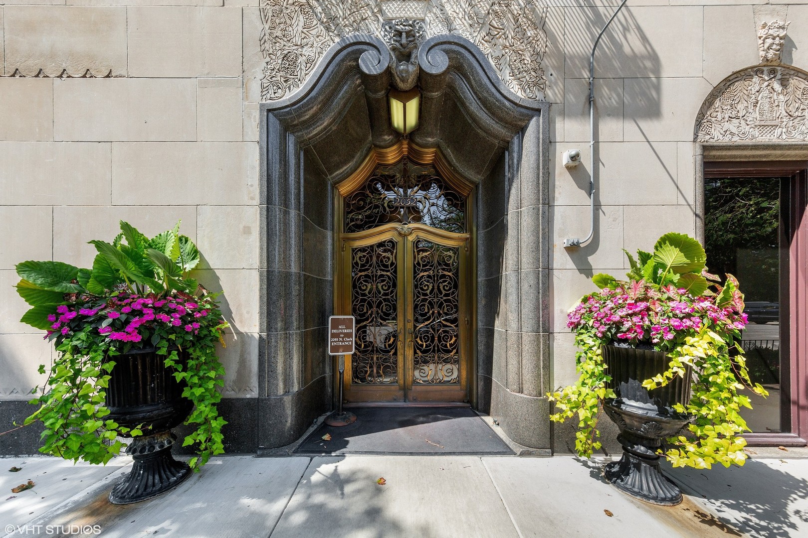 2000 N Lincoln Park West 802