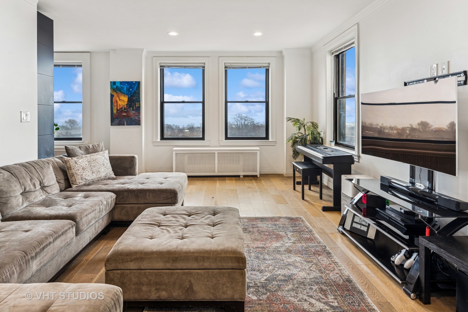 2000 N Lincoln Park West 802