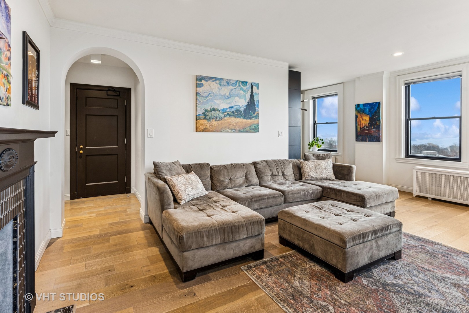 2000 N Lincoln Park West 802