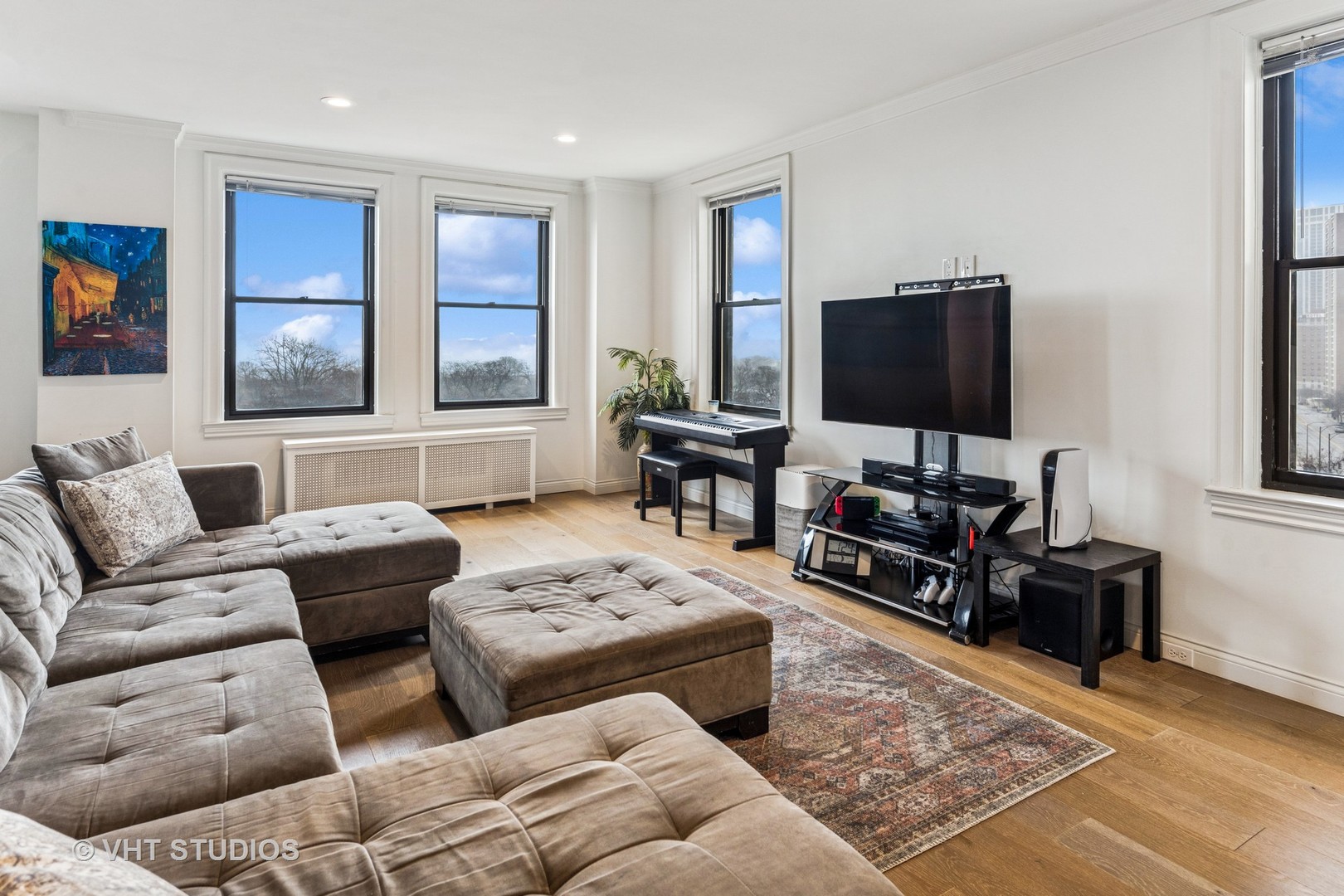 2000 N Lincoln Park West 802