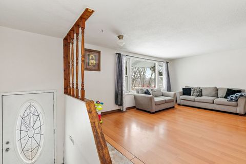 Tiny photo for 399 Tee Lane, Carpentersville, IL 60110 (MLS # 12558424)