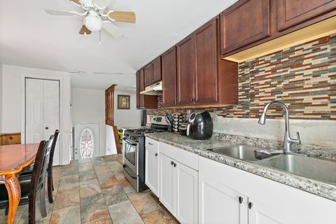 Tiny photo for 399 Tee Lane, Carpentersville, IL 60110 (MLS # 12558424)