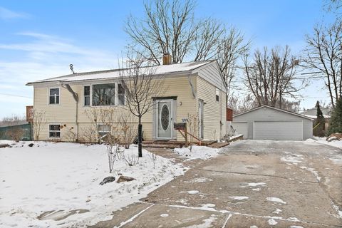 399 Tee Lane Carpentersville IL 60110