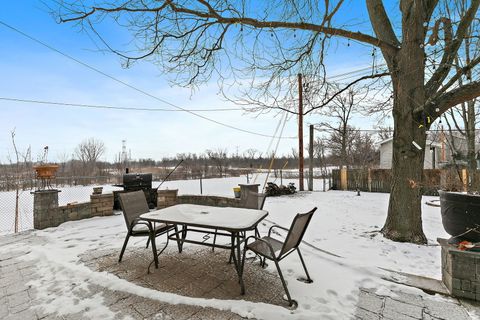 Tiny photo for 399 Tee Lane, Carpentersville, IL 60110 (MLS # 12558424)