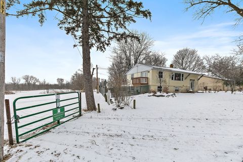 Tiny photo for 399 Tee Lane, Carpentersville, IL 60110 (MLS # 12558424)