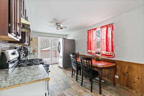 Tiny photo for 399 Tee Lane, Carpentersville, IL 60110 (MLS # 12558424)