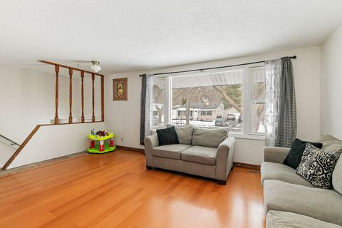 Tiny photo for 399 Tee Lane, Carpentersville, IL 60110 (MLS # 12558424)