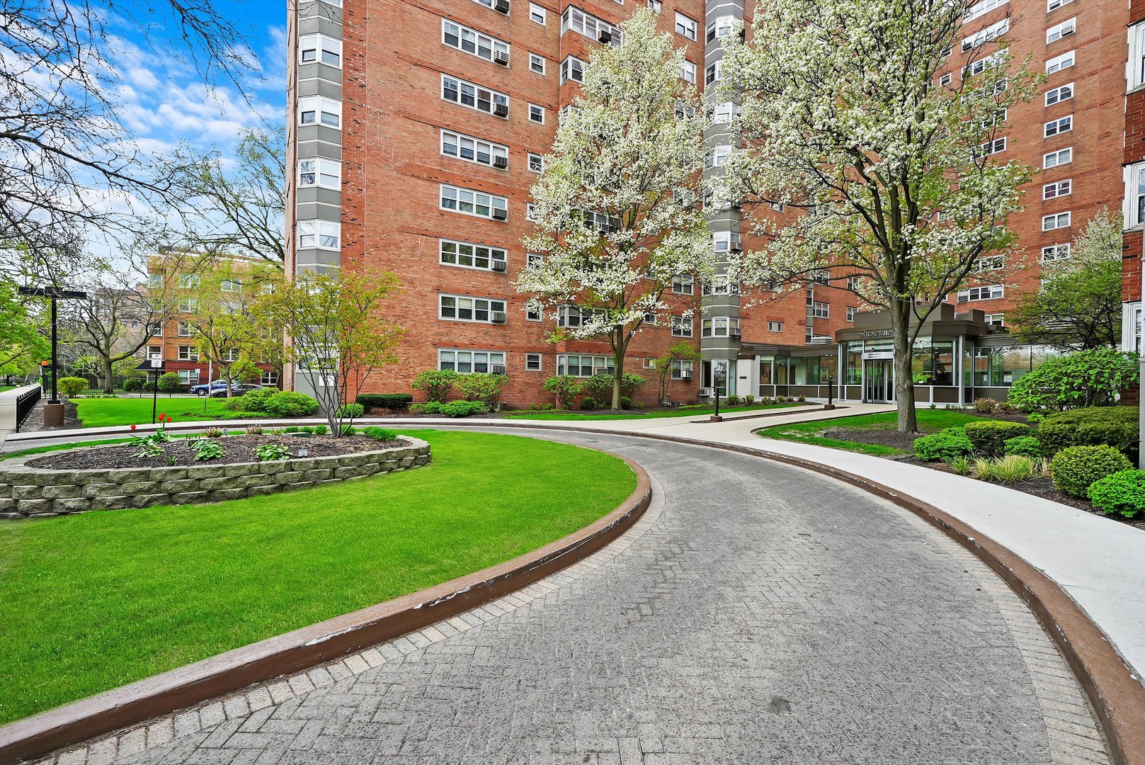 4960 N Marine Drive 1518