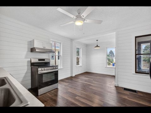 Tiny photo for 2503 Glenn Street, Bettendorf, IA 52722 (MLS # 12584541)