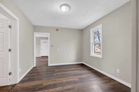 Tiny photo for 2503 Glenn Street, Bettendorf, IA 52722 (MLS # 12584541)