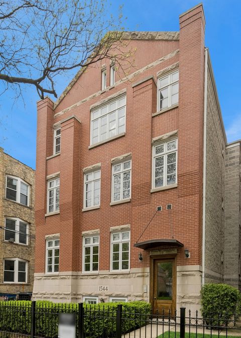 1544 W Addison Street 1 Chicago IL 60613