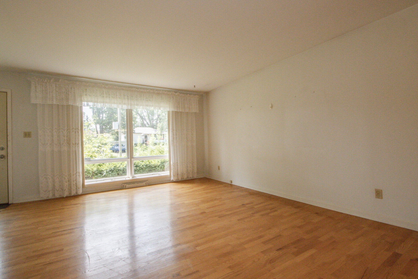 5414 May Avenue