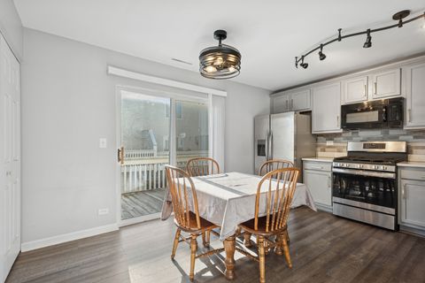 Tiny photo for 307 E Victoria Circle, North Aurora, IL 60542 (MLS # 12535519)