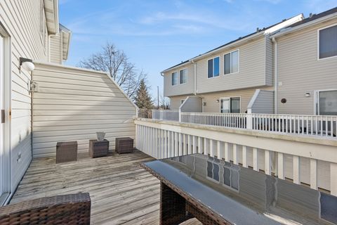 Tiny photo for 307 E Victoria Circle, North Aurora, IL 60542 (MLS # 12535519)