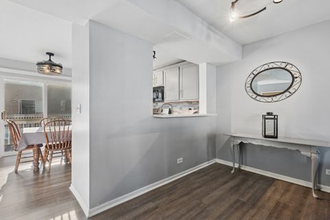 Tiny photo for 307 E Victoria Circle, North Aurora, IL 60542 (MLS # 12535519)