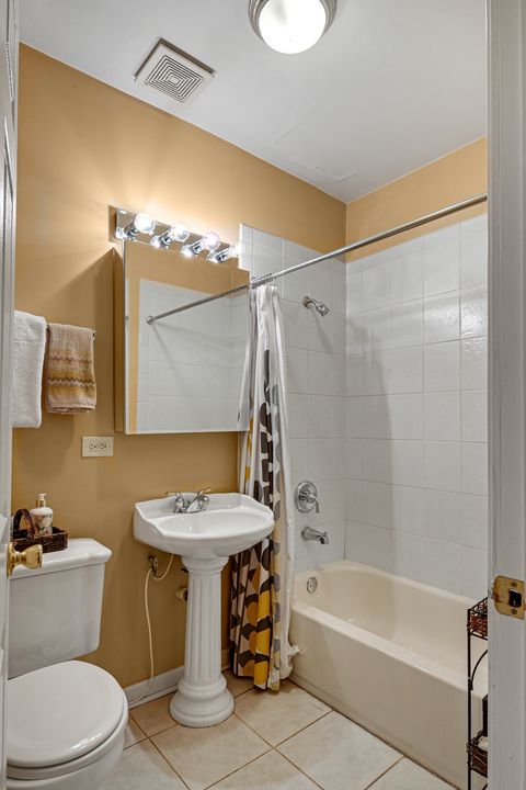 Tiny photo for 6401 S Greenwood Avenue #1N, Chicago, IL 60637 (MLS # 12593534)