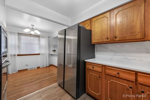 Tiny photo for 10316 S Green Bay Avenue, Chicago, IL 60617 (MLS # 12464171)