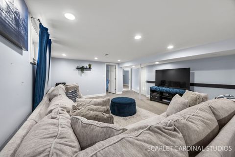 Tiny photo for 10120 Cook Avenue, Oak Lawn, IL 60453 (MLS # 12573530)