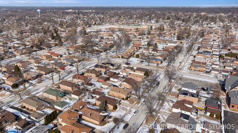 Tiny photo for 10120 Cook Avenue, Oak Lawn, IL 60453 (MLS # 12573530)