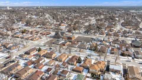 Tiny photo for 10120 Cook Avenue, Oak Lawn, IL 60453 (MLS # 12573530)