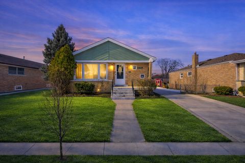 Tiny photo for 10120 Cook Avenue, Oak Lawn, IL 60453 (MLS # 12573530)