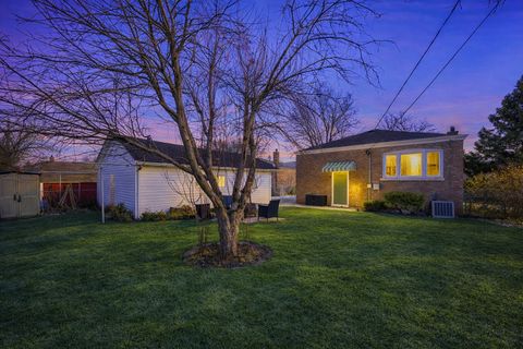 Tiny photo for 10120 Cook Avenue, Oak Lawn, IL 60453 (MLS # 12573530)