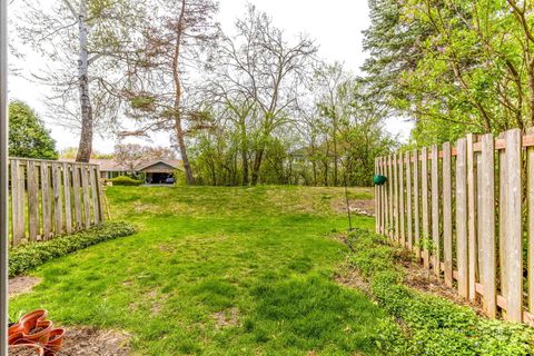 Tiny photo for 851 Sutton Court, Lincolnshire, IL 60069 (MLS # 12615867)