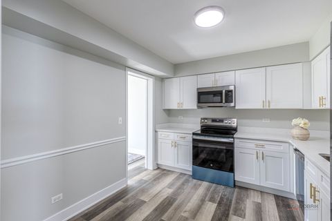 Tiny photo for 851 Sutton Court, Lincolnshire, IL 60069 (MLS # 12615867)