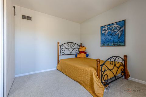 Tiny photo for 851 Sutton Court, Lincolnshire, IL 60069 (MLS # 12615867)