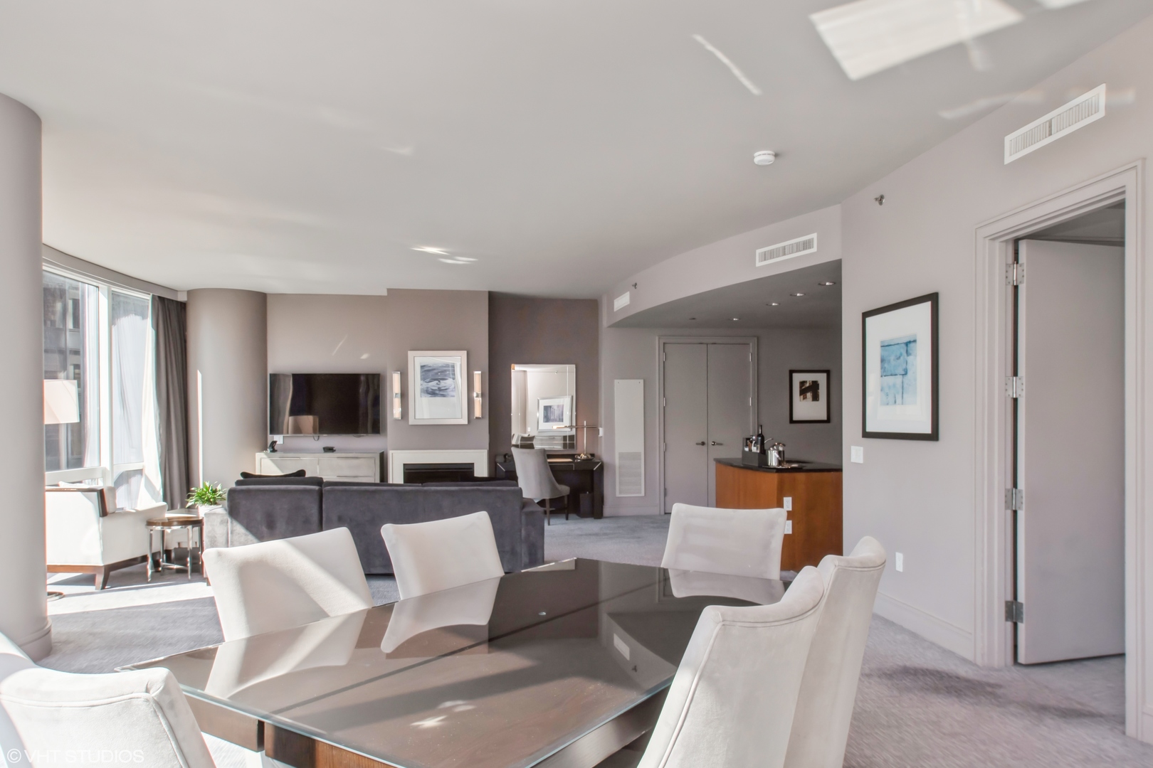 401 N Wabash Avenue 2432