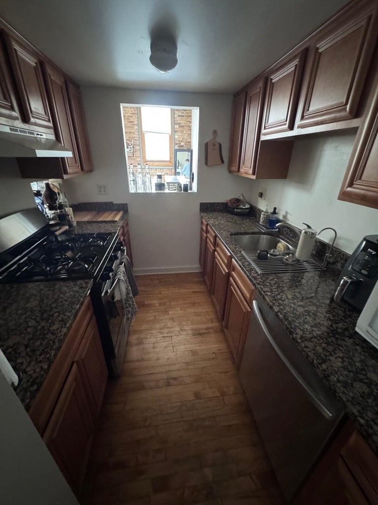 1114 W Belmont Avenue 2