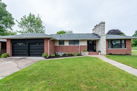 Single Family Residence in Zion IL 1700 21st Street.jpg