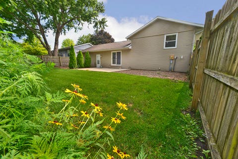 Tiny photo for 1405 Dakota Drive, Ottawa, IL 61350 (MLS # 12703370)