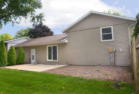 Tiny photo for 1405 Dakota Drive, Ottawa, IL 61350 (MLS # 12703370)