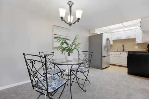 Tiny photo for 2900 Maple Avenue #17E, Downers Grove, IL 60515 (MLS # 12628563)