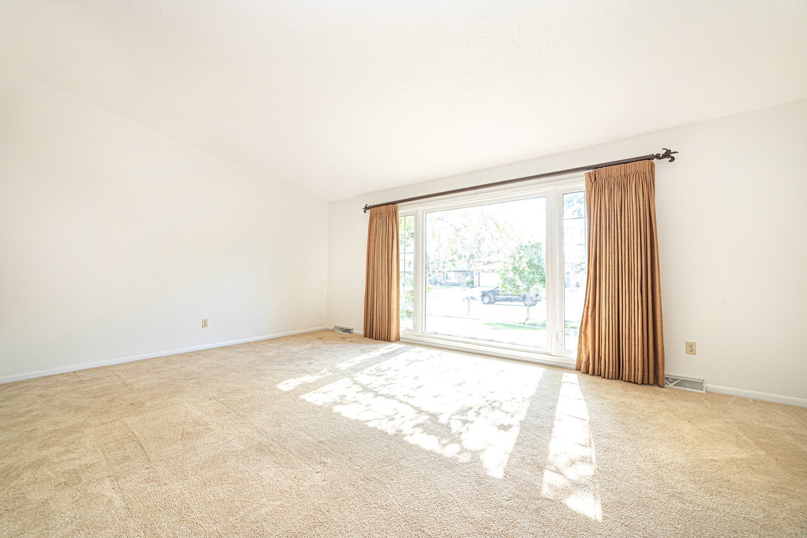 518 DAVID Drive