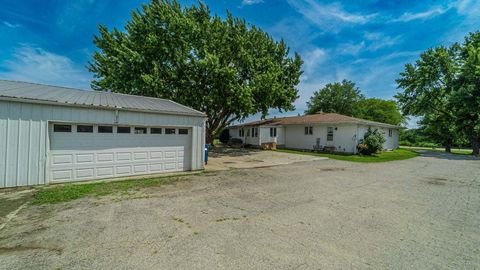 Tiny photo for 231 W 500 N, Valparaiso, IN 46385 (MLS # 12466650)