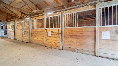 Tiny photo for 231 W 500 N, Valparaiso, IN 46385 (MLS # 12466650)