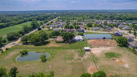 Tiny photo for 231 W 500 N, Valparaiso, IN 46385 (MLS # 12466650)